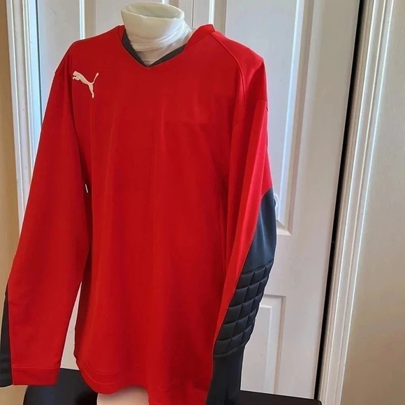 PUMA Med Men long sleeve  red jersey with padded elbows for soccer - Picture 2 of 16